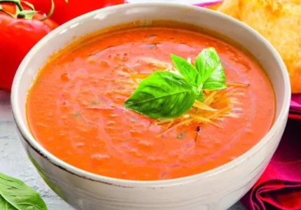 Томатный суп пюре с базиликом